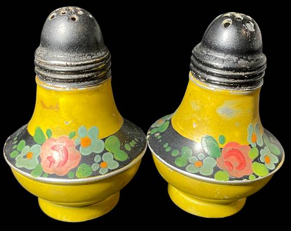Antique Tin Salt & Pepper Shakers Floral Graphic - $20 (Baldwin)63471465309953121