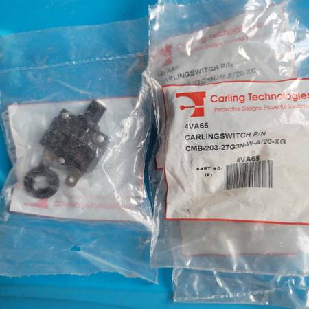 HVAC - CARLING SWITCH PN CLB- 153-27E3N-W-A20-XG  - NEW Lot 4 1
