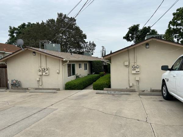 $1,250 / 1br - 1 Bedroom Ground level Move in ready (Oakdale)63970306562307121