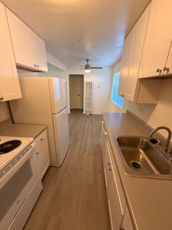 $1,800 / 1br - 550ft2 - Remodeled 1BD / 1BA - Downtown Santa Rosa (santa rosa)63824664595843122