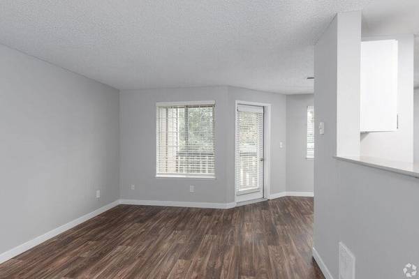 $1,829 / 2br - 834ft2 - Smoke Free, Maintenance on site, Outdoor Pool, Tech Ready (North End Tacoma)63852483521155124