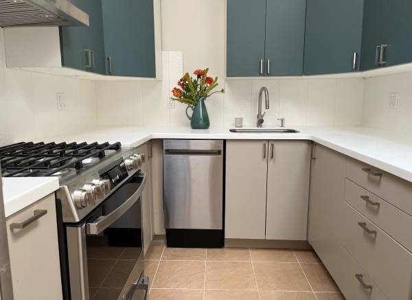 $3,600 / 2br - Restored 2BR in Landmark Brownstone, Bed-Stuy (No Fee)63788646571777122