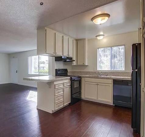$1,225 / 3br - Master room with a large walk-in closet private bathroom (Clairemont Mesa)63819259350275124