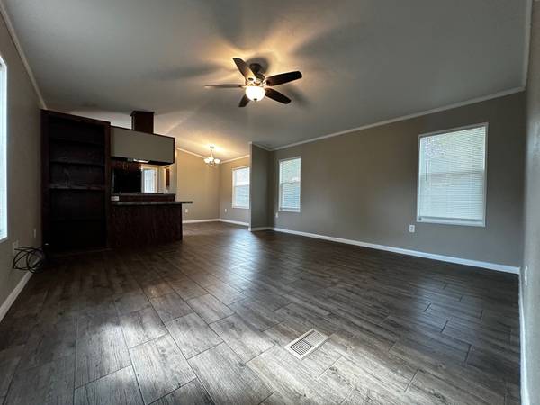 $83,900 / 3br - 1152ft2 - Instant positive equity, instant FREE LOT RENT!64179400725249121