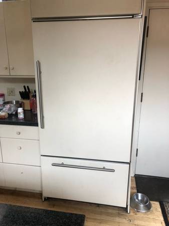 $1,300 / 3br - One Bedroom Available At Three Bedroom House - Near UC Berkeley (berkeley north / hills)63928542187010124