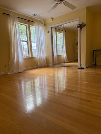 $2,000 / 2br - 400ft2 - 2 bed+1 bath (near: ADBE/O'Connor/Roku/SCU/SJSU/SJC) (san jose downtown)63946804373891122