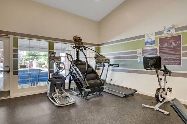 $1,399 / 2br - 1075ft2 - Close to Restaurants, Walk-In Closet, Fitness Center (4700 W Rochelle Ave, Las Vegas, NV)63859500384897120