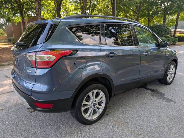 2018 Ford Escape SE 4dr SUV - $10,000 (Stone Mountain)63620737461379122