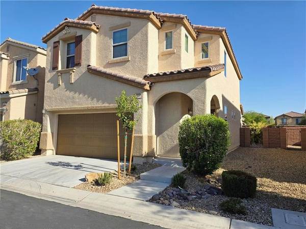 $1,975 / 3br - 1740ft2 - Beautiful 3-bedroom House in SW with Upgrades & Community Pool (SW - Mountains Edge)63907028726275120