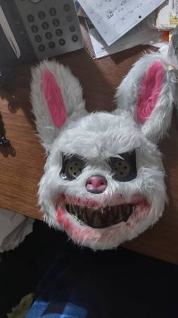 Five Nights at Freddy Killer Bunny Mask 1