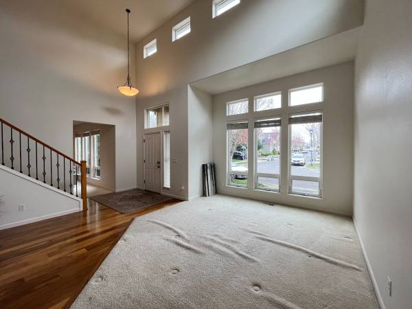 $2,895 / 3br - 2821ft2 - Bright & Inviting 3-Bedroom Hillsboro Retreat with Gas Fireplace (Hillsboro)63672600930691121