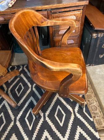 Antique Office chair..SOLID WOOD! - $150 (Lakeway)63435811409153123