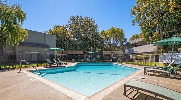 $2,375 / 1br - 730ft2 - ¡Este hermoso y amplio departamento de 1 habitación no durará mucho! ¡Pase hoy por The Edge! (fremont / union city / newark)63664203057667122