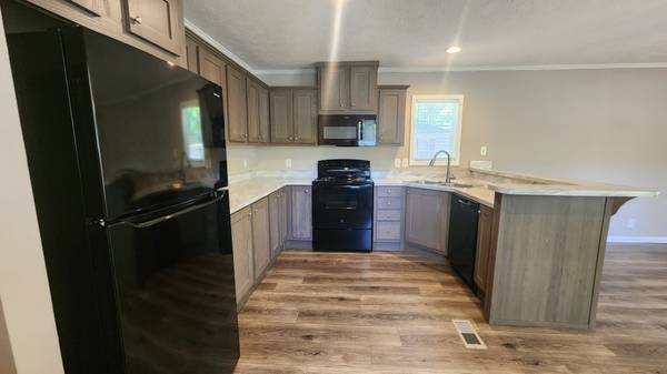 $72,999 / 2br - 880ft2 - Make This Home Your Home. Coming in October (Green Spring Valley)63685979306243120