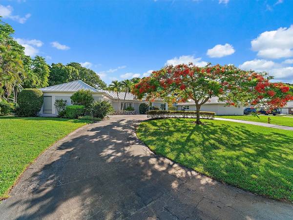 $850,000 / 3br - 2362ft2 - Exclusive Yacht & Country Club Home | Modern Upgrades & Pool (Stuart)63799909400705122