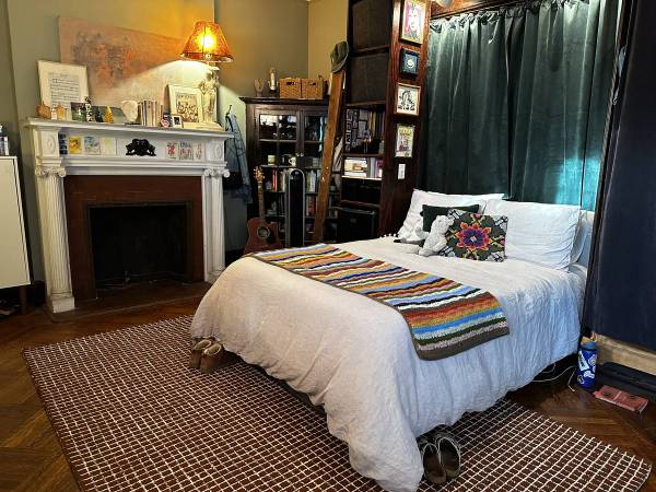 Room available in historic Ditmas Park shared house w/ backyard garden
