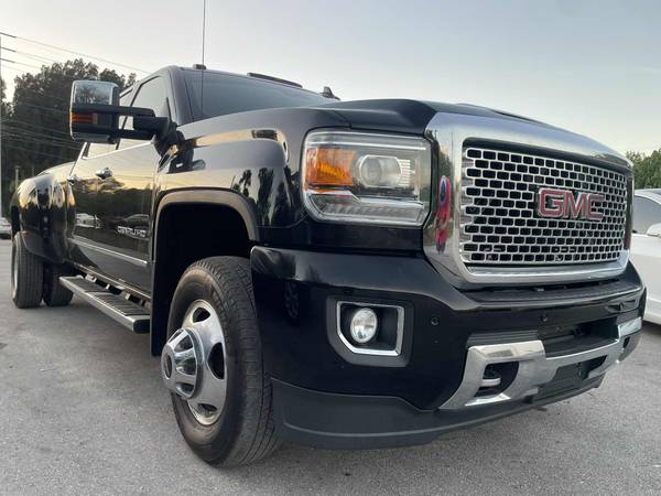 2017 GMC Sierra 3500 Denali 4X4 Diesel BedLiner TowPackage Clean Title 1