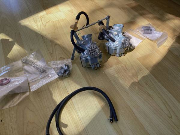 Honda Cb200 Carbs + boots + fuel filter (new) 1