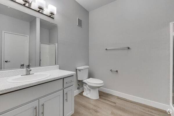 $1,450 / 2br - 1068ft2 - Granite Countertops, Upgrades Throughout, Private Walking Trails (Phoenix, Arizona)64024999580546121