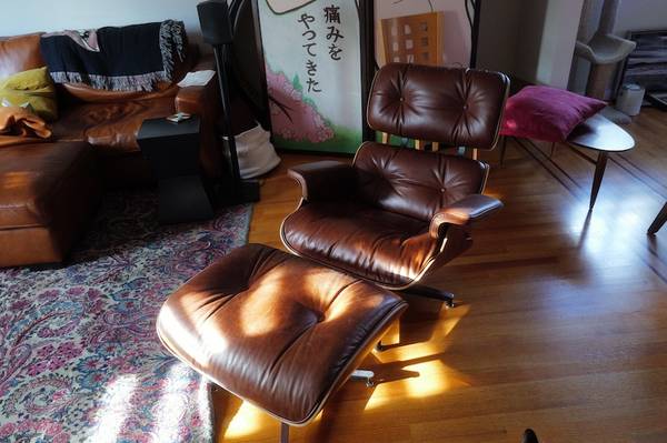 Eames Lounge Chair replica 1
