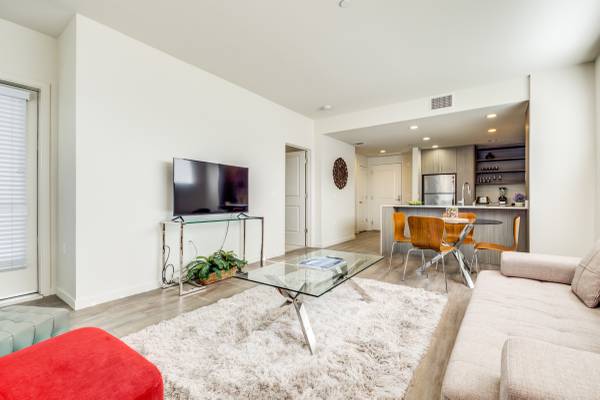 $3,989 / 2br - 825ft2 - Move In Specials ! Schedule a Tour, Clubhouse, Elevator, Parking (san mateo)64030487952385121