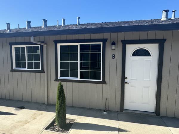 $2,300 / 2br - 800ft2 - 1123-B Del Monte Ave (Salinas)64054765283459120