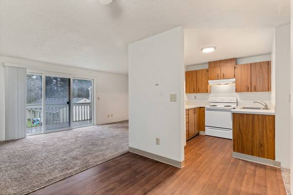 $1,550 / 2br - 900ft2 - Spacious 2BD/1BA Apartment in Tumwater – Washer/Dryer Hookups + Parkin (Olympia)63799909817347122
