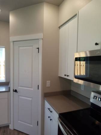 $2,525 / 3br - 1498ft2 - 3 Bedroom, 2.5 Bath in Blaine in Newer Neighborhood close to the Borde (Blaine)63935190078210123