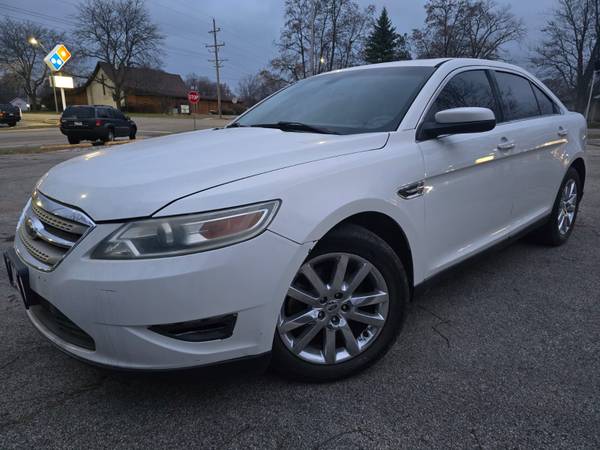 2010 FORD TAURUS - $4,999 (ZION ILLINOIS)63618805582721120