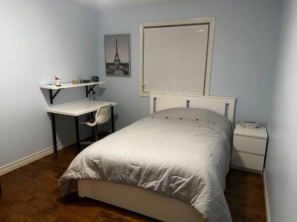 $600 Neon Nights Room – Bold & Fun (Jacksonville Northside)63377601829889121