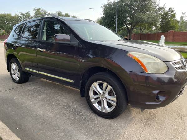 2012 Nissan rogue AWD - $4,200 (Meadows Place)63622178152195123