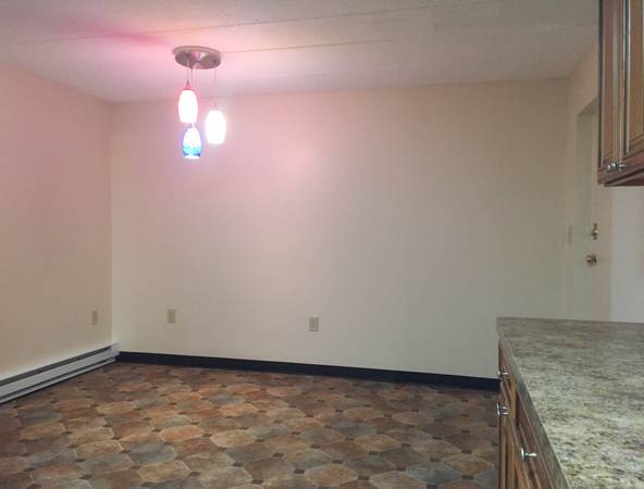 $2,230 / 1br - 800ft2 - Quincy Center includes all utilities: one-minute walk to T (Hospital Hill)63863245046915124