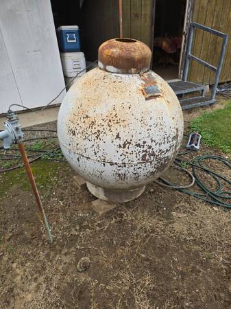 Large 150 Gallon Propane Tank 70% full (approx 100 gallons) 1