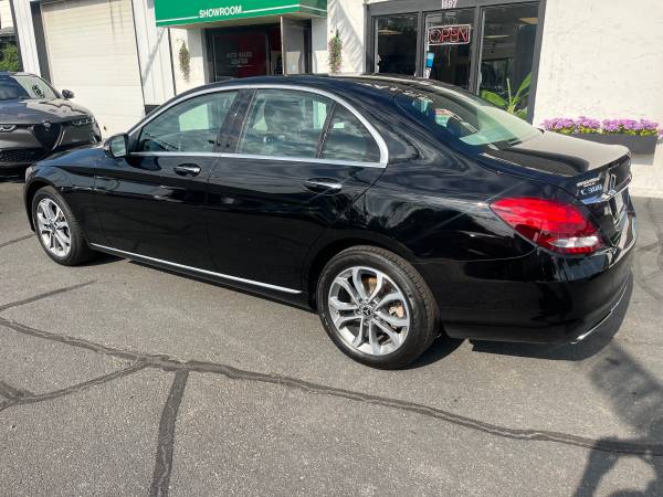 2018 Mercedes-Benz 300C 4Matic AWD - $15.995 (Holyoke)63470620776451124