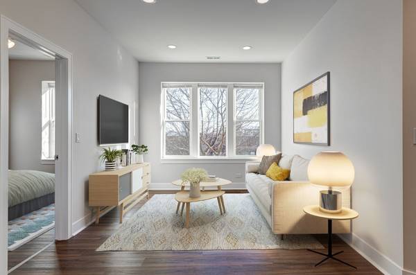 $2,450 / 2br - Gorgeous! Large Bedrooms! Large Deck! (Albany Park)63918415388418122