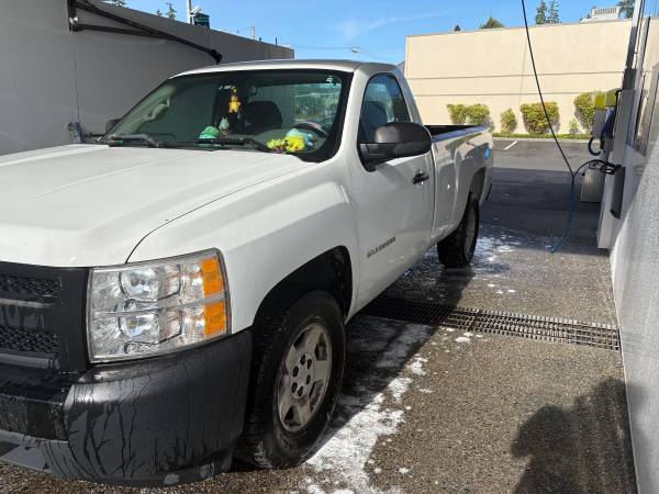 2011 Chevrolet silverado 1500 - $7,000 (lynnwood)63623310539267122