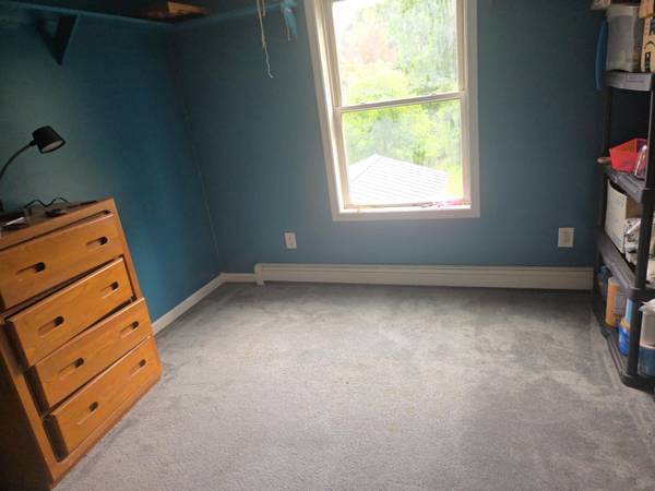 $700 / 3br - Private rooms for rent in shared home. (Port Henry, NY)63985374386306122