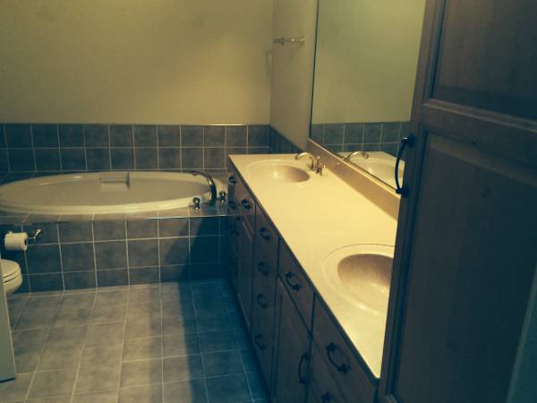 $1,900 / 3br - 1700ft2 - Luxury patio home one story (8212 vicksburg pl , clay ny)63982837341442123