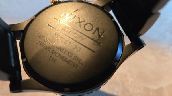 Nixon 51-30 Tide Watch (Negro y Dorado) - $120 (Mercer Island)63471455103107122
