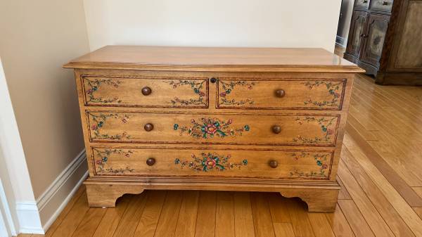 Lane Cedar chest 1
