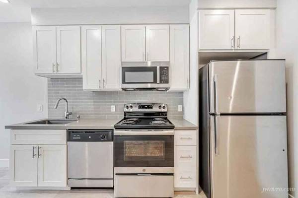 $1,910 / 440ft2 - LUXURY PACIFIC Heights Apartment with Concierge and Rooftop Lounge (pacific heights)63657880280067120