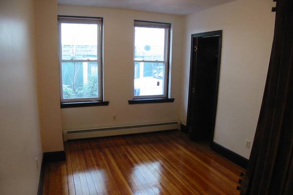 $2,900 / 3br - 1000ft2 - 3 dormitorios, 1 baño en excelente ubicación (Cambridge)63863135731457124