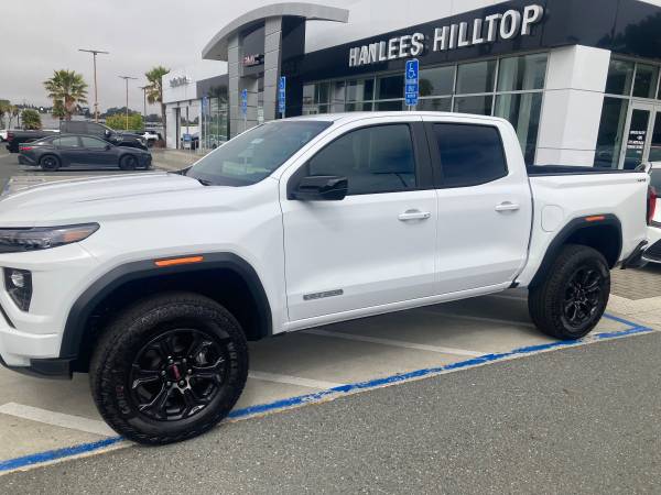 Brand New 2025 GMC Canyon 4WD Crew Cab Elevation - White - $45,800 (richmond / point / annex)63470898791427124