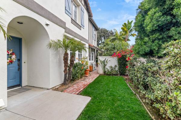 $7300.00 / 3br - 1268ft2 - 3 Bed 2.5 Bath townhome in community with amenities in surfer-style to63932990258563124