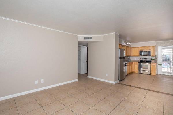$1,195 / 2br - 825ft2 - 24hr State-of-the-art Fitness Center, A/C, Gated Community (Phoenix)64024997785731122