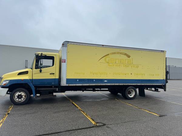 2008 Hino 265 Camión tipo caja de 20 pies diésel 320K - $3,500 (Sailsbury)63615566244481121