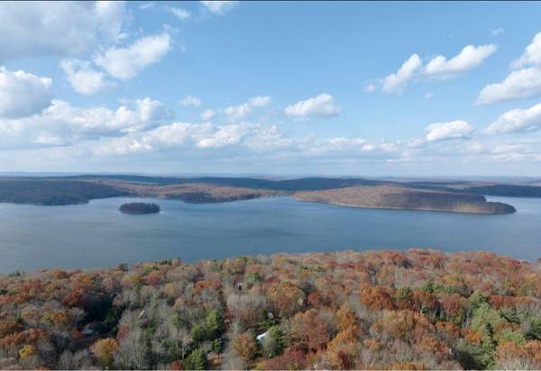 $2600.00 / 3br - 2558ft2 - Luxury Lakeside Charming 3BR House in Tafton63951425266435121