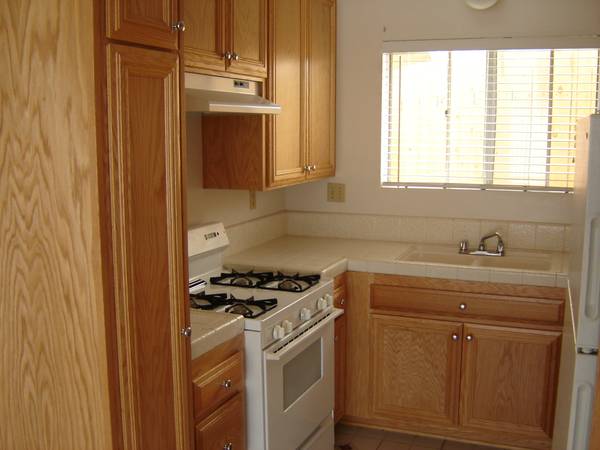 $2,650 / 2br - 750ft2 - Amplio apartamento de 2 habitaciones en planta baja – Edificio administrado por una familia (Pacific Beach)63657310362881120