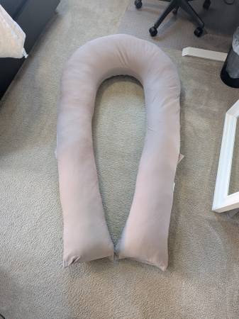 Pregnancy Pillow 1