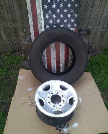 Chevy Express RIM & Tire 1